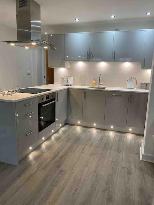 Luxury Town Centre Apartment Walking Distance To Rsc Theatre Stratford-upon-Avon Exterior foto